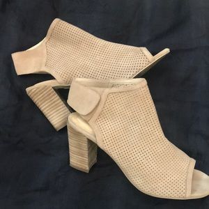 Me Too Adam Tucker MALENA Sz 8.5